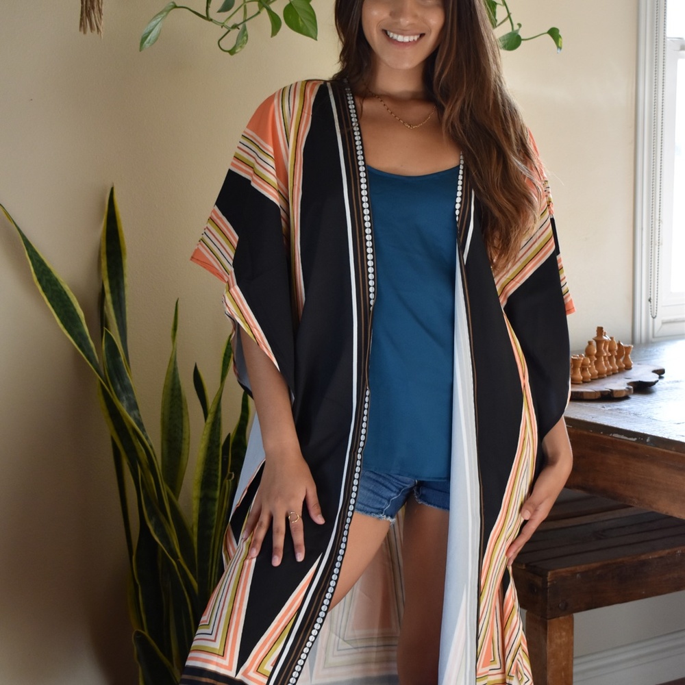 Patterned Kimono - Picture 2 of 7